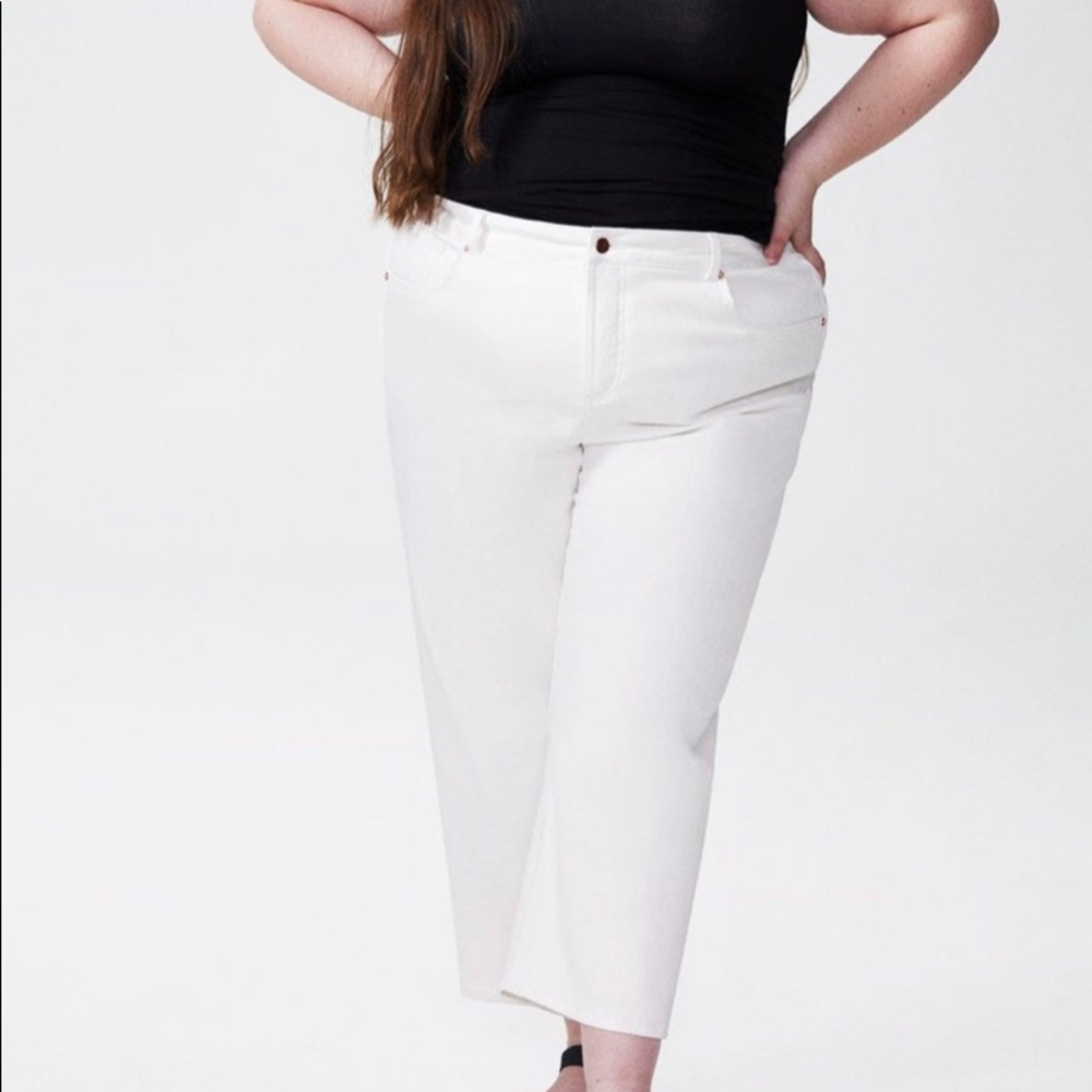 Universal Standard White Bae Boyfriend Cropped Jean